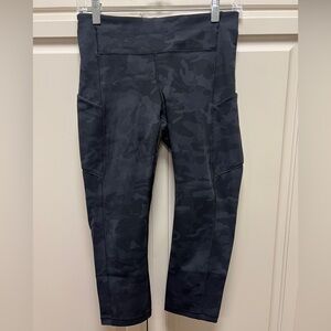 Lululemon camo leggings size 6